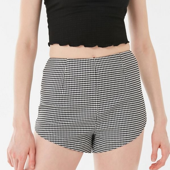 UO Gingham High-Waisted Pinup Short - Picture 2 of 6